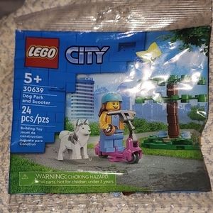 LEGO City Dog Park & Scooter 30639